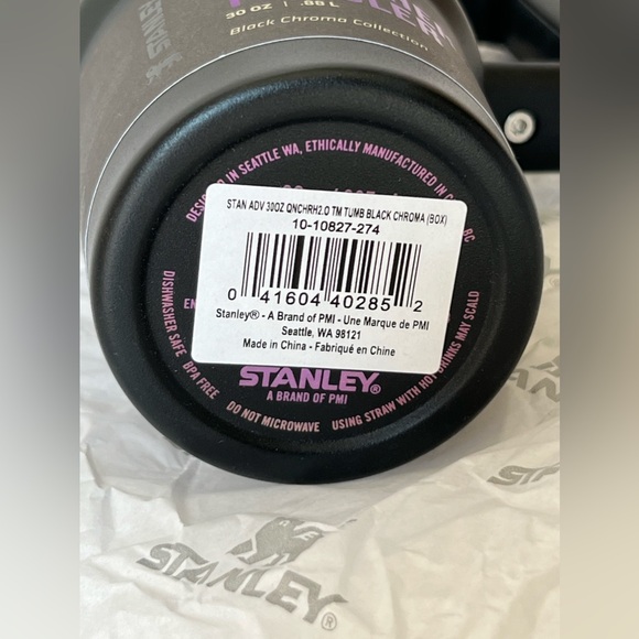 STANLEY The Black Chroma Quencher H2.0 FlowState Tumbler 30 oz - Picture 4 of 13